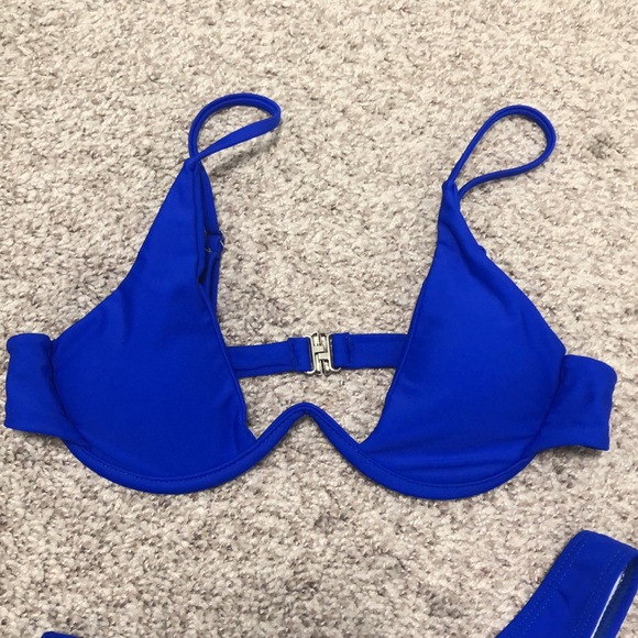 SHEIN Swimsuit - Picture 3 of 6